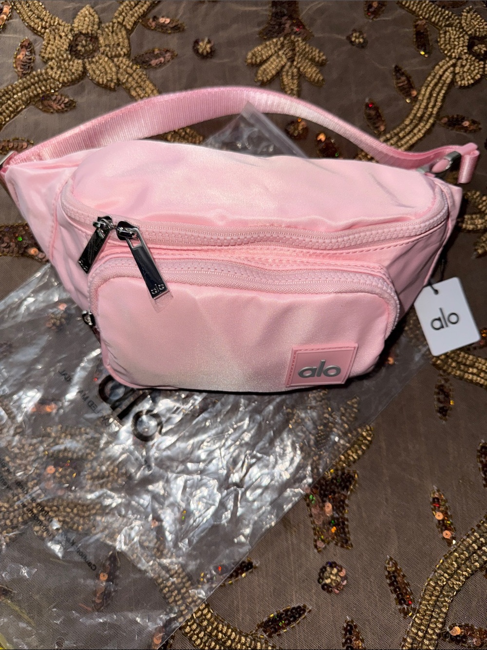 ALO Yoga Pink Crossbody Waist Bag - Picture 1 of 2